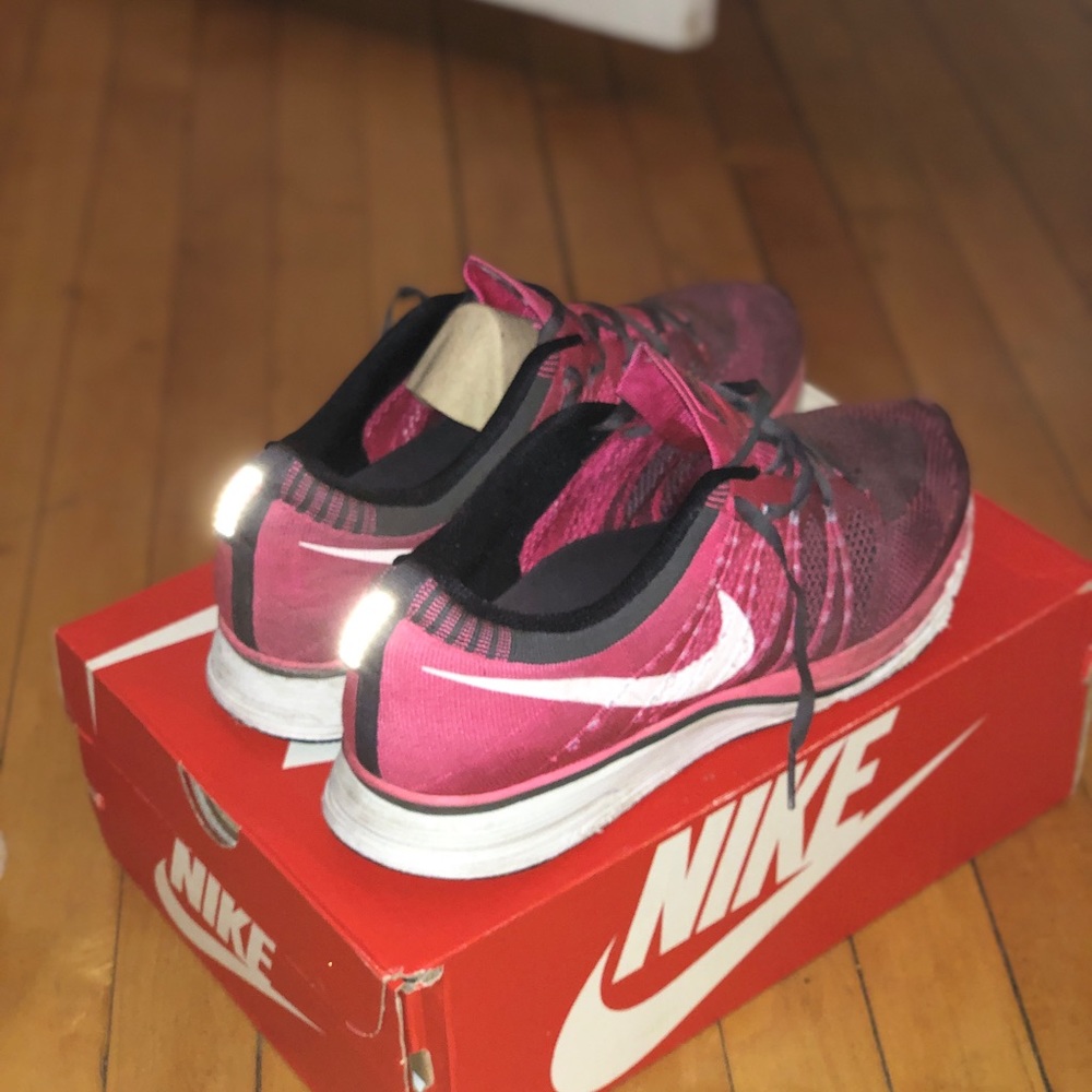 Flyknit Trainer OG Breast Cancer Awareness edition